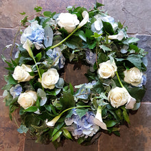 Load image into Gallery viewer, FLORAL WREATH
