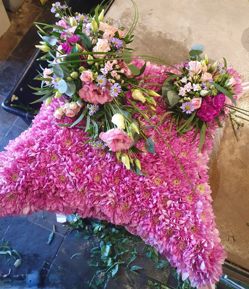 Based Cushion with Foliage