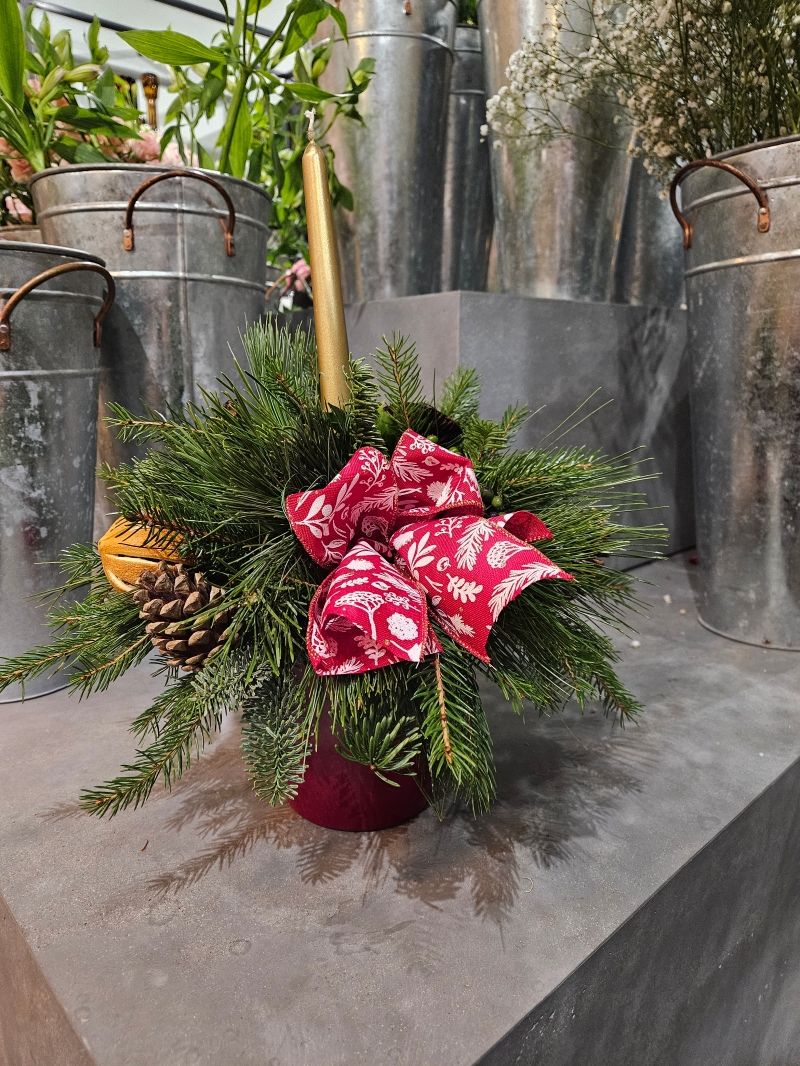Medium Christmas Arrangement