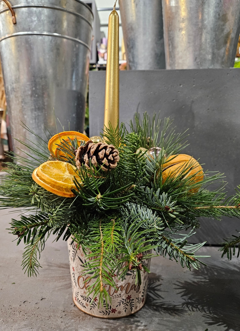 Medium Christmas Arrangement