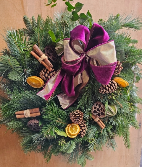 14 Inch Door Wreath Red Theme